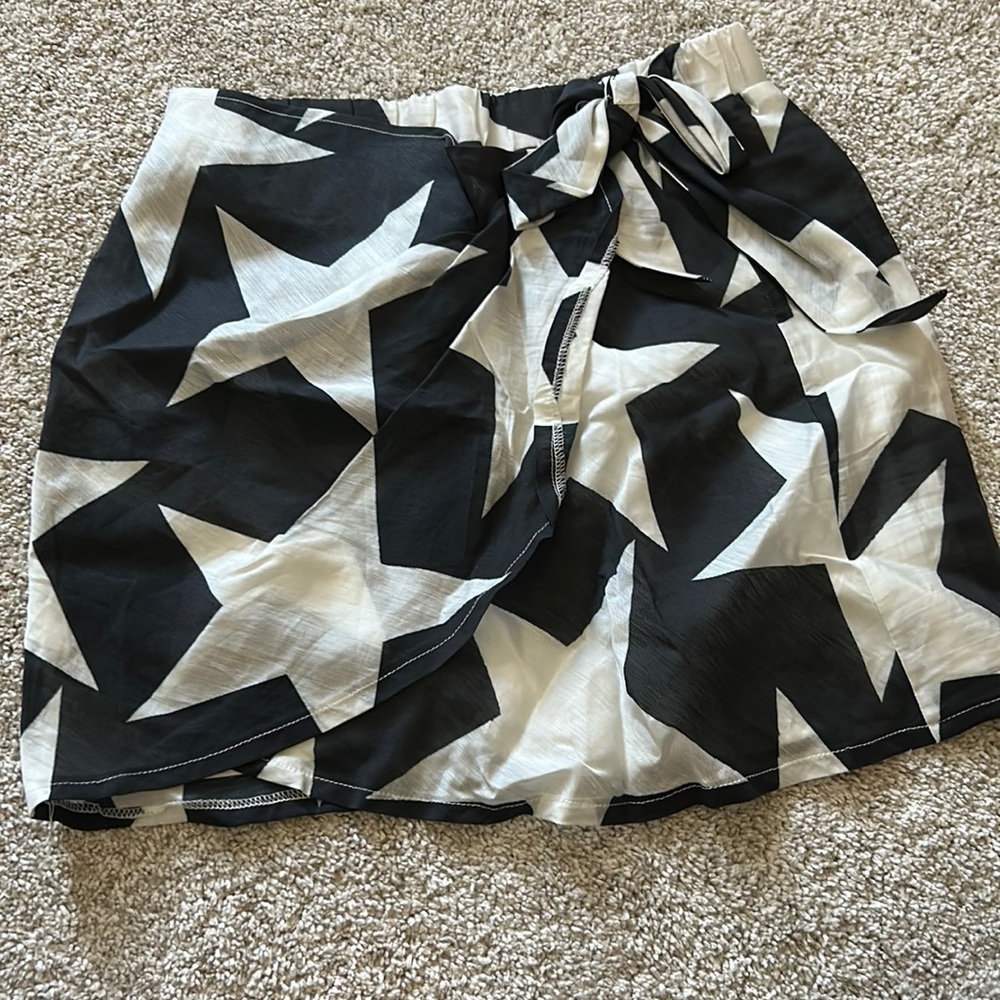 Star skirt with tie
